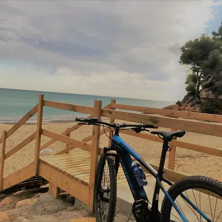 Atico De Diseno Sobre La Cala De Sirenas!! Miami Playa